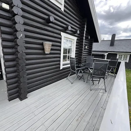 Charming Timber In Center 아파트 *
