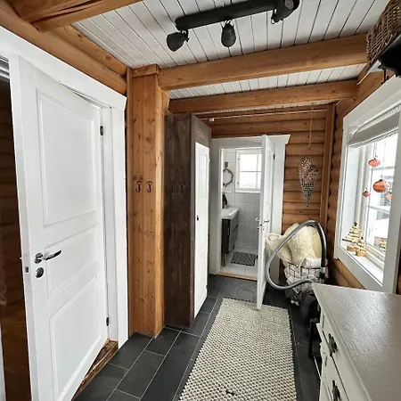Charming Timber In Center Beitostolen